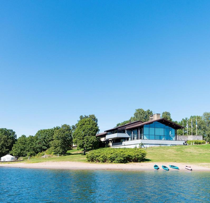 ROSLAGSPAKETET = 3 konserter + 2 hotellnätter